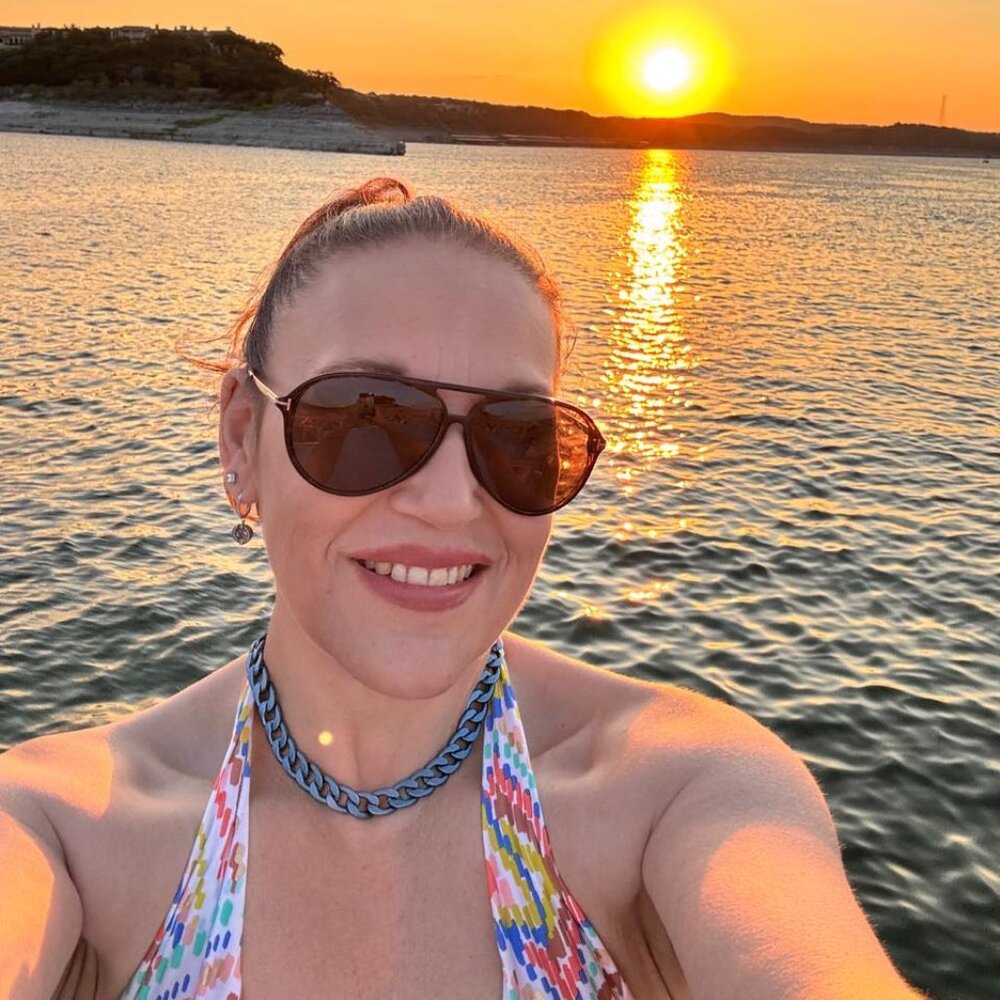 Meet your Posher, Holly